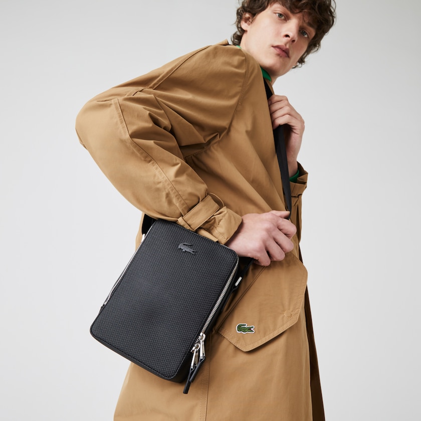 Bolsas Pretas Masculino Lacoste Chantaco Matte Stitched Leather Vertical Camera Bag OW0-24772Y1