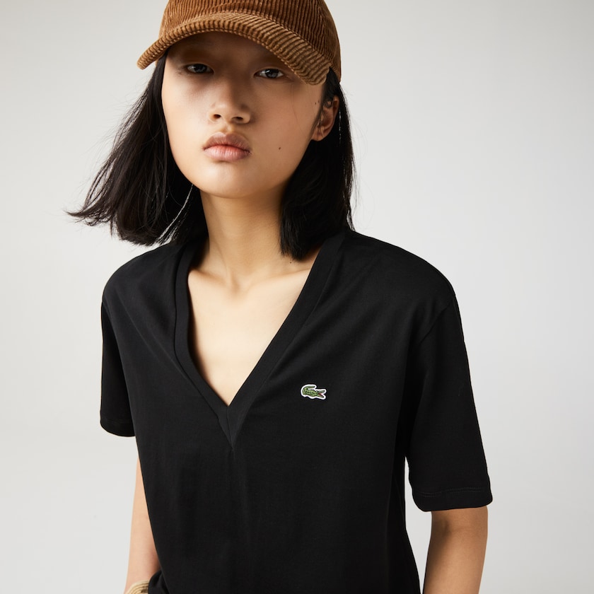Camiseta Pretas Feminino Lacoste V-Neck Premium Cotton LL6-28982X0