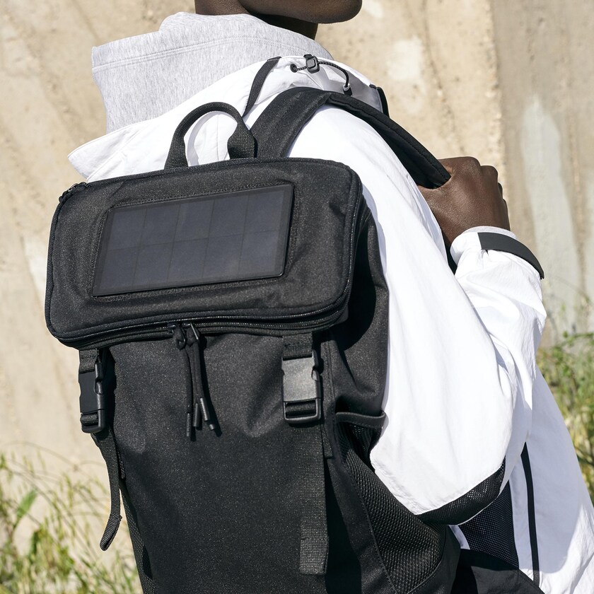 Mochilas Pretas Masculino Lacoste Infini-T Solar Charger HW3-81398Z3